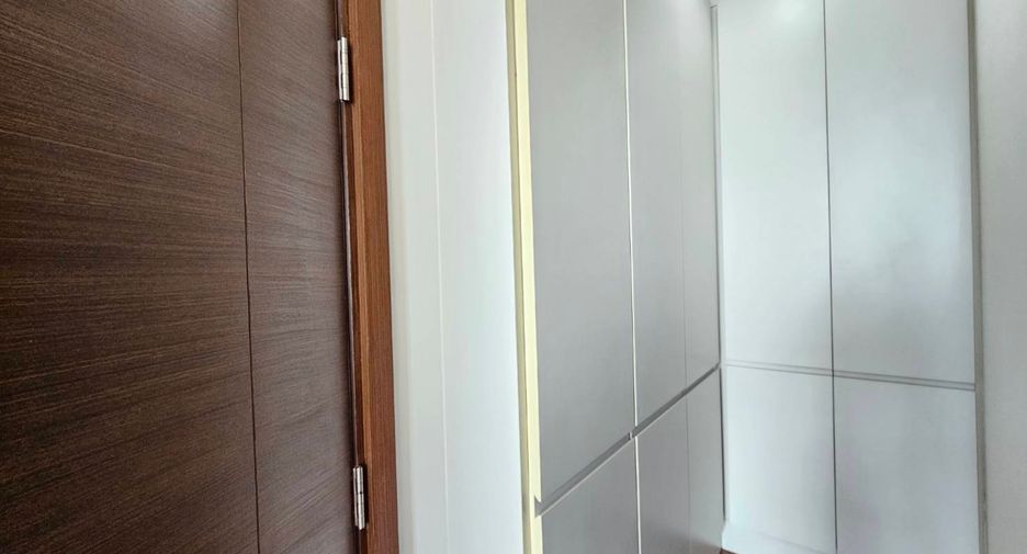 For rent and for sale 2 bedrooms condo in Watthana, Bangkok