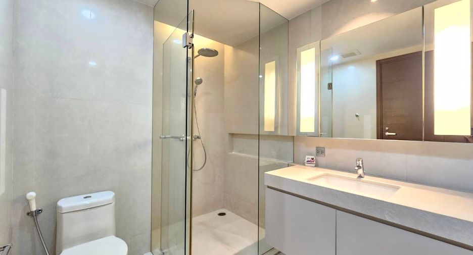 For rent and for sale 2 bedrooms condo in Watthana, Bangkok