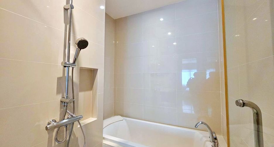 For rent and for sale 1 bed condo in Khlong Toei, Bangkok