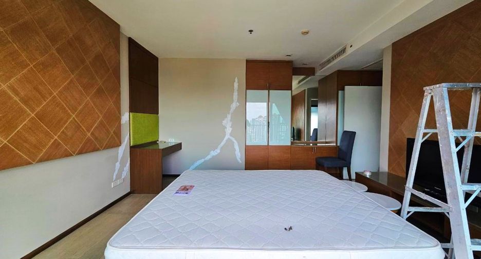 For rent and for sale 2 bedrooms condo in Khlong Toei, Bangkok
