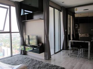 Condo en alquiler y en venta de 2 habitaciones en Phra Khanong, Bangkok