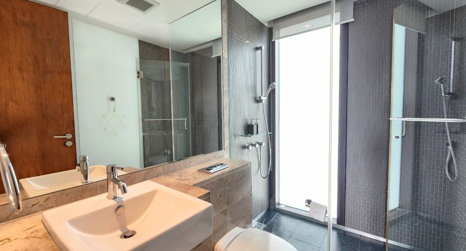 For rent 2 bedrooms condo in Pathum Wan, Bangkok