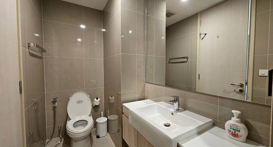 For rent and for sale 2 bedrooms condo in Watthana, Bangkok
