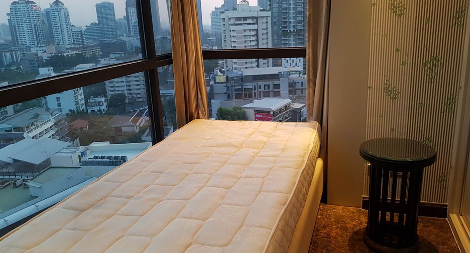 Condo en alquiler y en venta de 2 habitaciones en Khlong Toei, Bangkok
