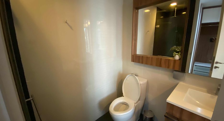 For rent and for sale 1 bed condo in Watthana, Bangkok