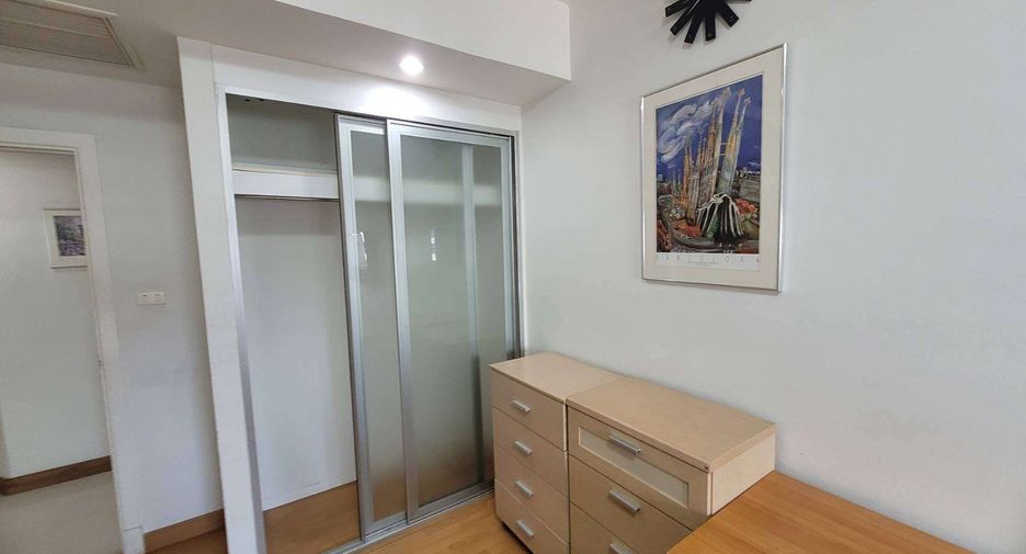 À louer et à vendre 3 chambres condo à Watthana, Bangkok