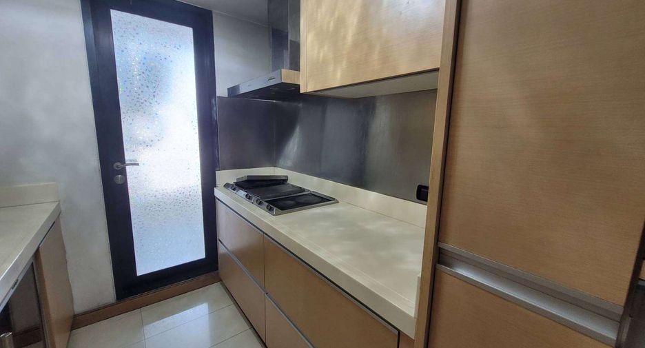 À louer et à vendre 3 chambres condo à Watthana, Bangkok