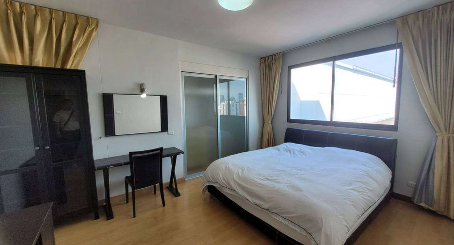 À louer et à vendre 3 chambres condo à Watthana, Bangkok
