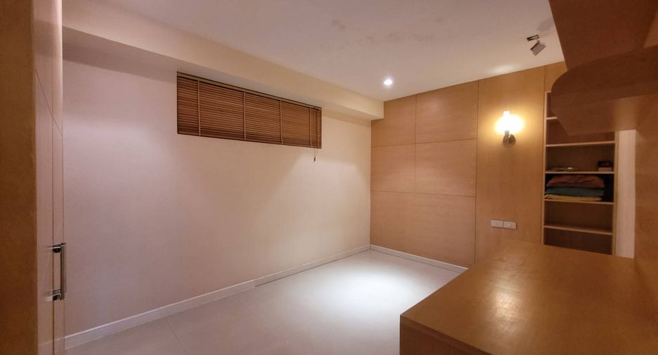 For rent そして for sale 2 ベッドルーム condo in Watthana, Bangkok
