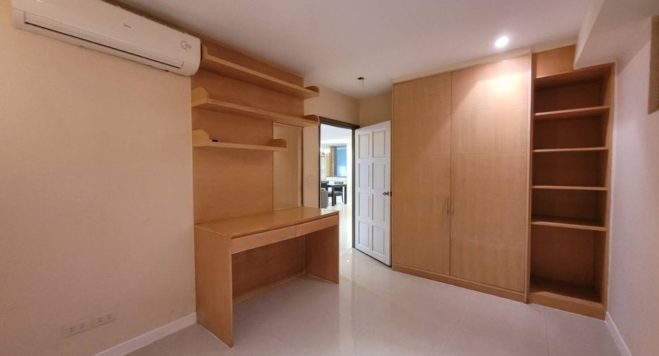 For rent そして for sale 2 ベッドルーム condo in Watthana, Bangkok