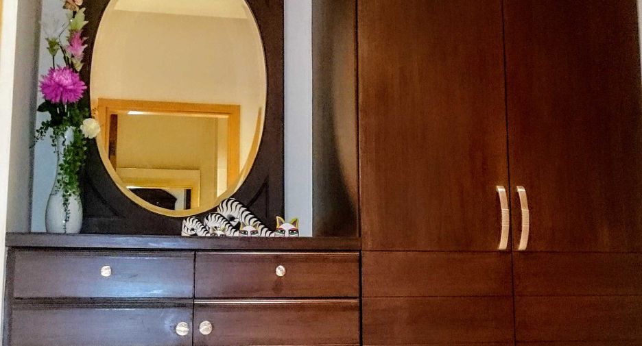 Condo en alquiler y en venta de 2 habitaciones en Khlong Toei, Bangkok