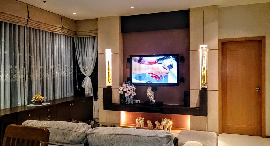 Condo en alquiler y en venta de 2 habitaciones en Khlong Toei, Bangkok