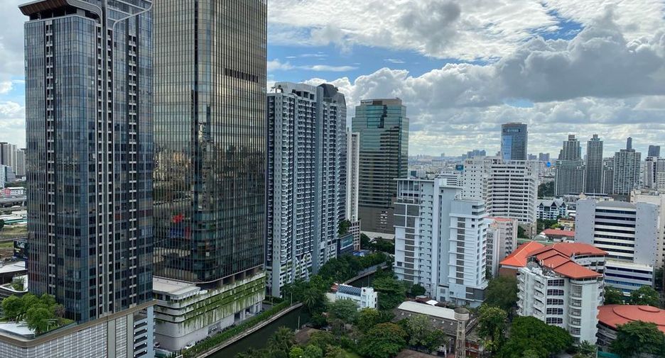 À louer et à vendre 2 chambres condo à Watthana, Bangkok