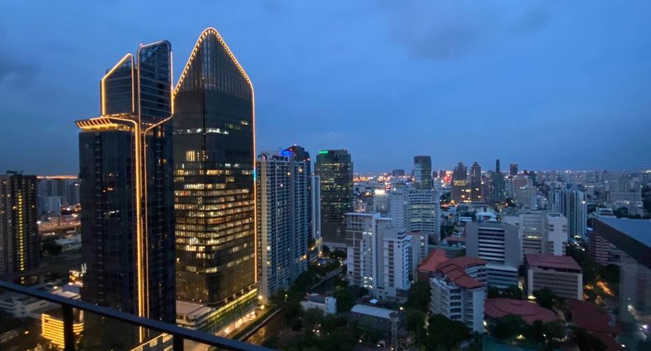 À louer et à vendre 2 chambres condo à Watthana, Bangkok
