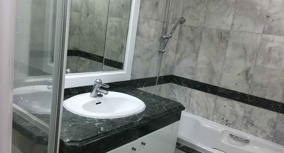 Condo en alquiler y en venta de 2 habitaciones en Pathum Wan, Bangkok