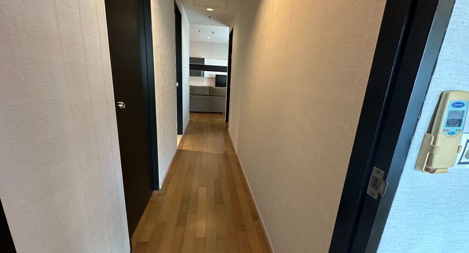 For rent 2 bedrooms condo in Khlong Toei, Bangkok