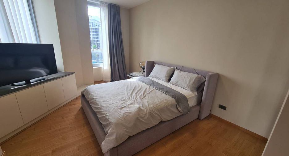 For rent 3 bedrooms condo in Pathum Wan, Bangkok