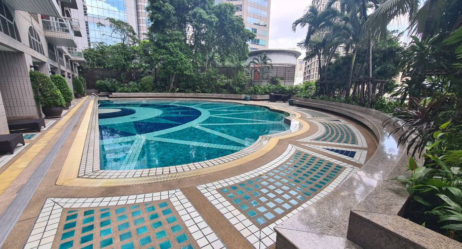 For rent 3 bedrooms condo in Pathum Wan, Bangkok