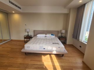 Condo en alquiler de 3 habitaciones en Pathum Wan, Bangkok