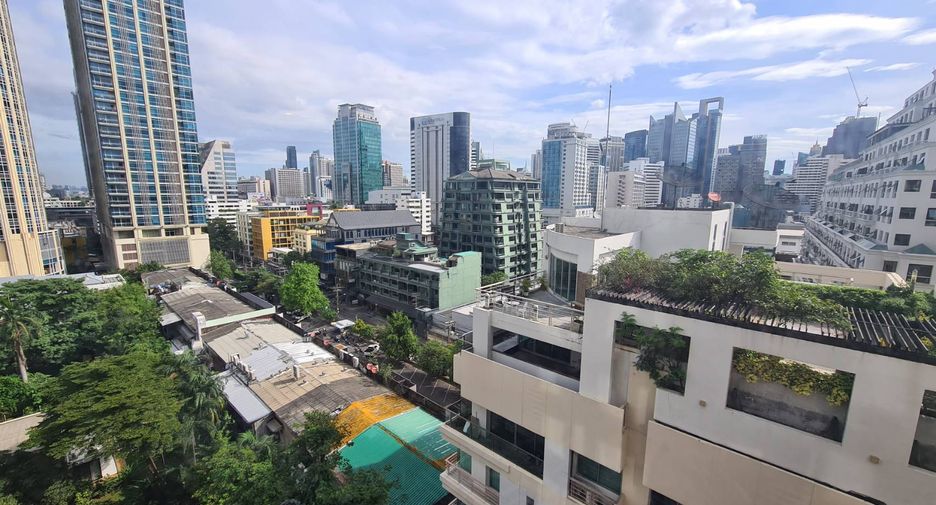 For rent 3 bedrooms condo in Pathum Wan, Bangkok