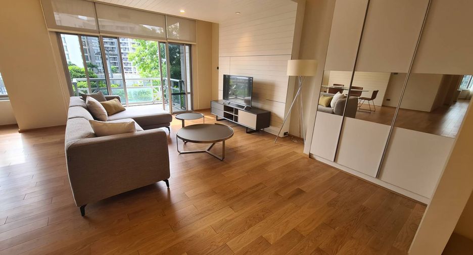 For rent 3 bedrooms condo in Pathum Wan, Bangkok