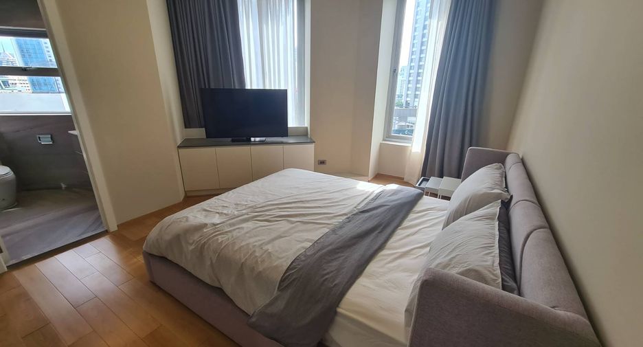For rent 3 bedrooms condo in Pathum Wan, Bangkok