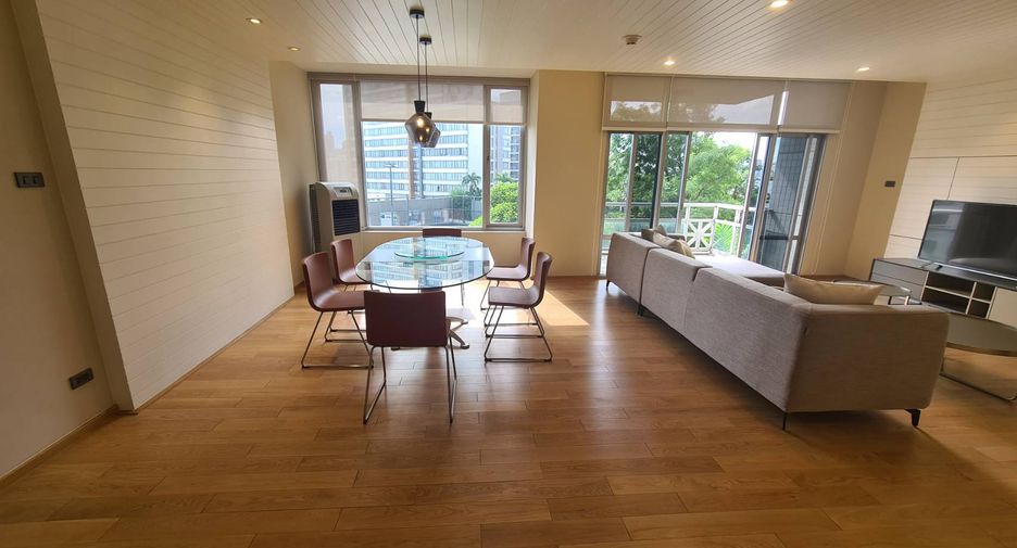 For rent 3 bedrooms condo in Pathum Wan, Bangkok