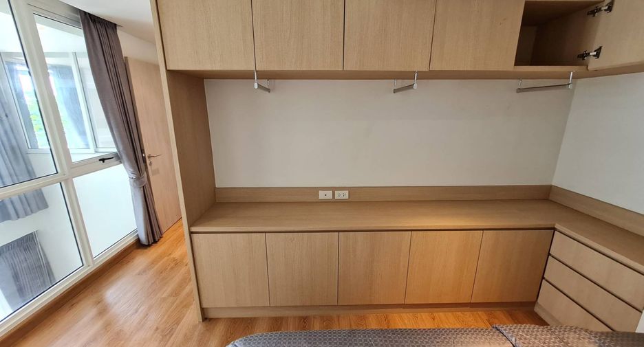 For rent 3 bedrooms condo in Watthana, Bangkok