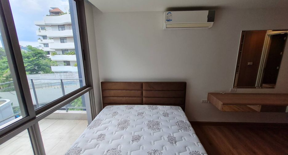 For rent 3 bedrooms condo in Watthana, Bangkok