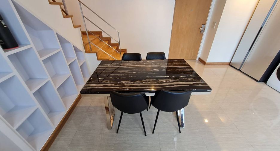For rent 3 bedrooms condo in Watthana, Bangkok