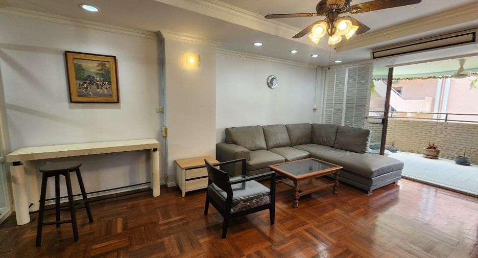 For rent 3 bedrooms condo in Khlong Toei, Bangkok
