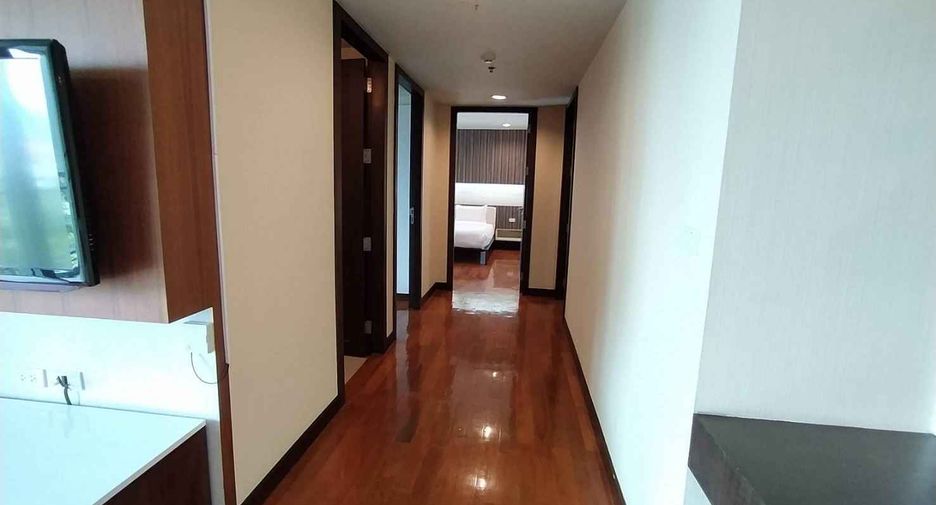 For rent 3 ベッドルーム condo in Watthana, Bangkok