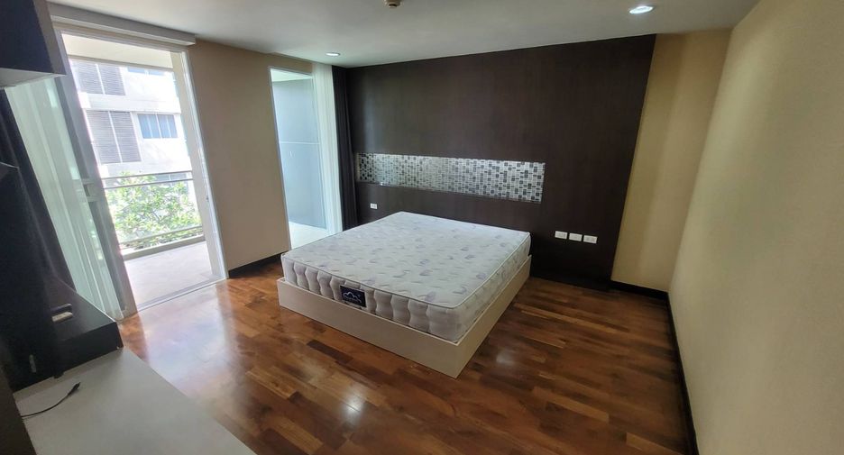 À louer 3 chambres condo à Watthana, Bangkok
