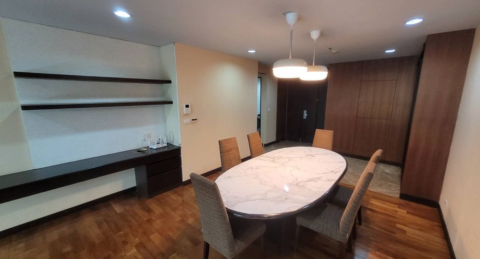 À louer 3 chambres condo à Watthana, Bangkok