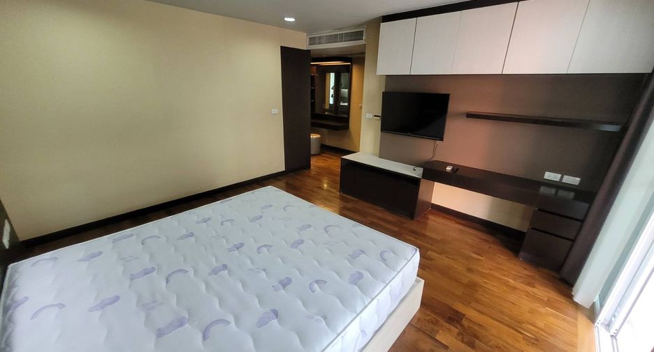 À louer 3 chambres condo à Watthana, Bangkok