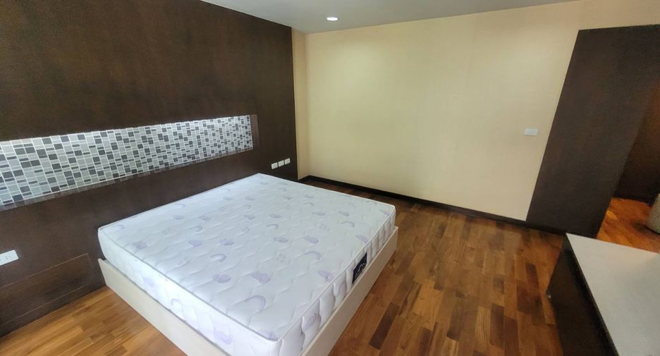 À louer 3 chambres condo à Watthana, Bangkok