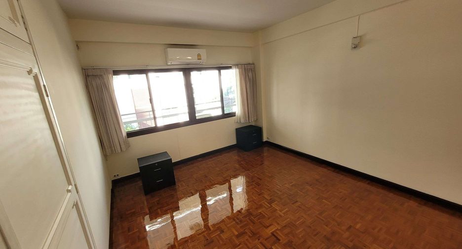 Wohnung zur Miete mit 3 Zimmer in Watthana, Bangkok