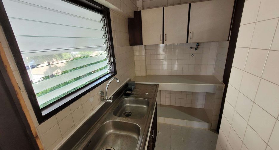 Wohnung zur Miete mit 3 Zimmer in Watthana, Bangkok