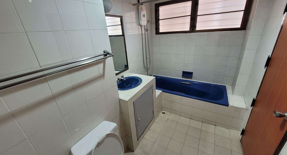 Wohnung zur Miete mit 3 Zimmer in Watthana, Bangkok