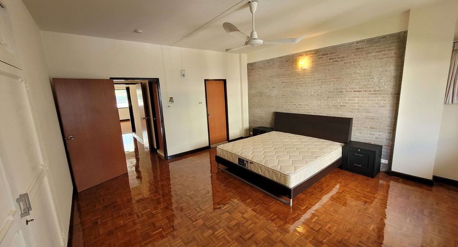 Wohnung zur Miete mit 3 Zimmer in Watthana, Bangkok