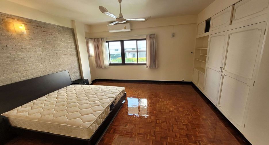 Wohnung zur Miete mit 3 Zimmer in Watthana, Bangkok