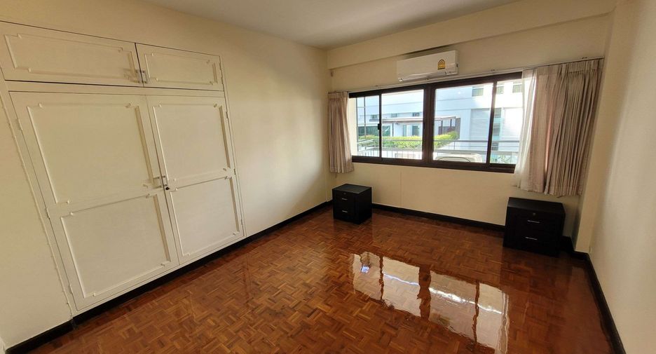 Wohnung zur Miete mit 3 Zimmer in Watthana, Bangkok