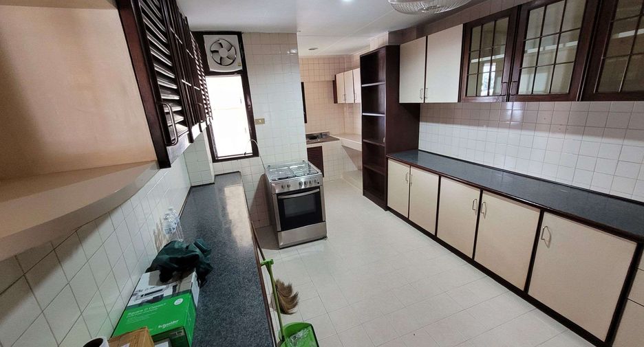 Wohnung zur Miete mit 3 Zimmer in Watthana, Bangkok