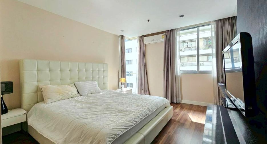 For rent 2 bedrooms condo in Pathum Wan, Bangkok