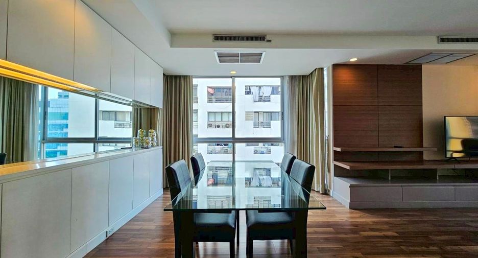 For rent 2 bedrooms condo in Pathum Wan, Bangkok