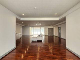 ให้เช่า 4 ห้องนอน คอนโด ใน วัฒนา, กรุงเทพฯ