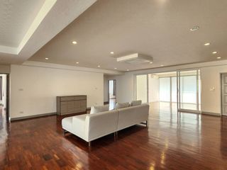 ให้เช่า 4 ห้องนอน คอนโด ใน วัฒนา, กรุงเทพฯ
