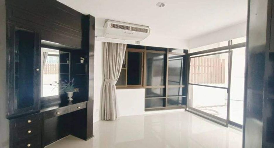 Wohnung zur Miete mit 2 Zimmer in Watthana, Bangkok