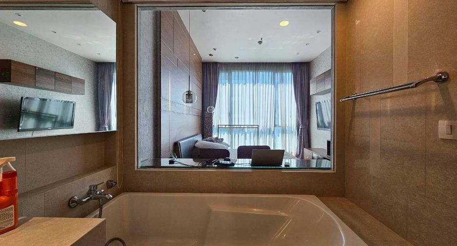 For rent and for sale 1 bed condo in Watthana, Bangkok