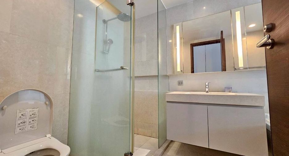 For rent and for sale 1 bed condo in Watthana, Bangkok